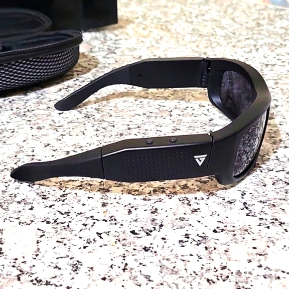 GoVision Camera Sunglasses - Picture 2 of 12